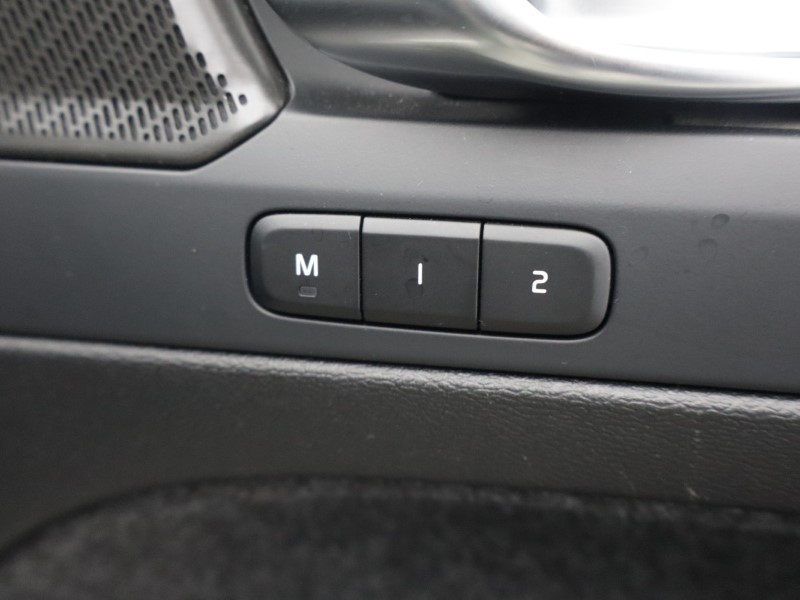 2025 (74) VOLVO XC40 2.0 B4P Ultra Dark 5dr Auto 5991610