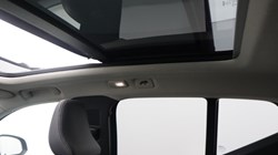 2025 (74) VOLVO XC40 2.0 B4P Ultra Dark 5dr Auto 5991604