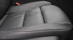 2025 (74) VOLVO XC40 2.0 B4P Ultra Dark 5dr Auto 5991614