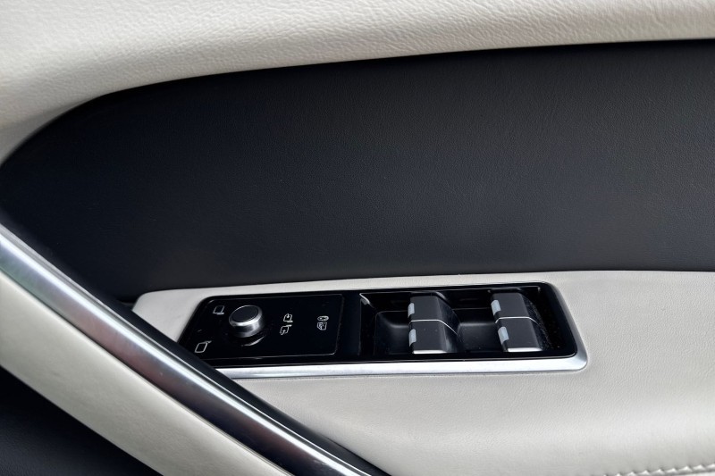 2023 (73) JAGUAR F-PACE 2.0 D200 R-Dynamic HSE Black 5dr Auto AWD 4867292