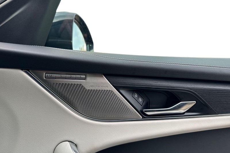 2023 (73) JAGUAR F-PACE 2.0 D200 R-Dynamic HSE Black 5dr Auto AWD 4867291