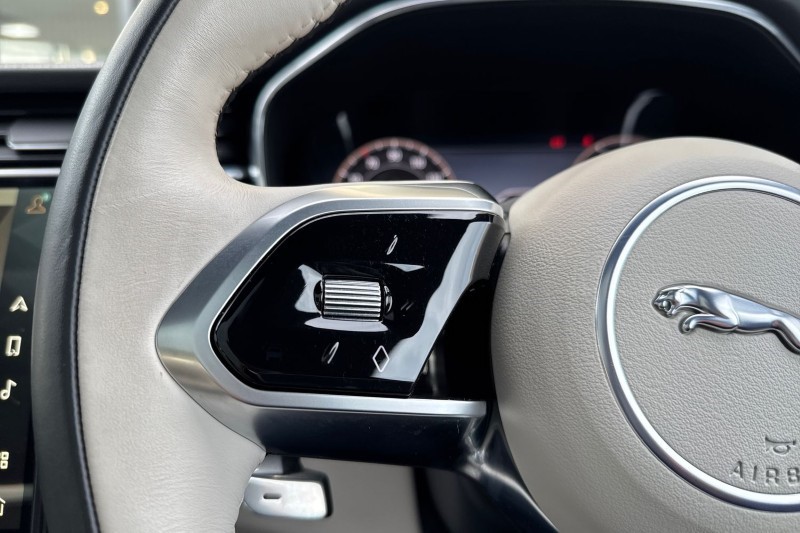 2023 (73) JAGUAR F-PACE 2.0 D200 R-Dynamic HSE Black 5dr Auto AWD 4867297