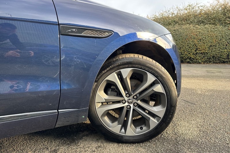 2023 (73) JAGUAR F-PACE 2.0 D200 R-Dynamic HSE Black 5dr Auto AWD 4867321