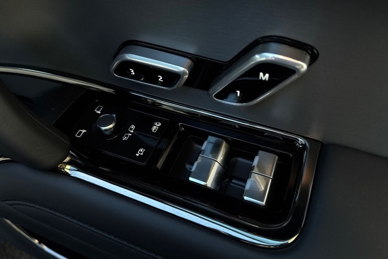 2025 (75) LAND ROVER RANGE ROVER SPORT 3.0 D300 Dynamic SE 5dr Auto 4831537