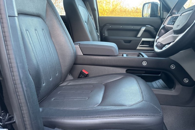 2021 (71) LAND ROVER DEFENDER 3.0 D250 X-Dynamic SE 110 5dr Auto 4852947