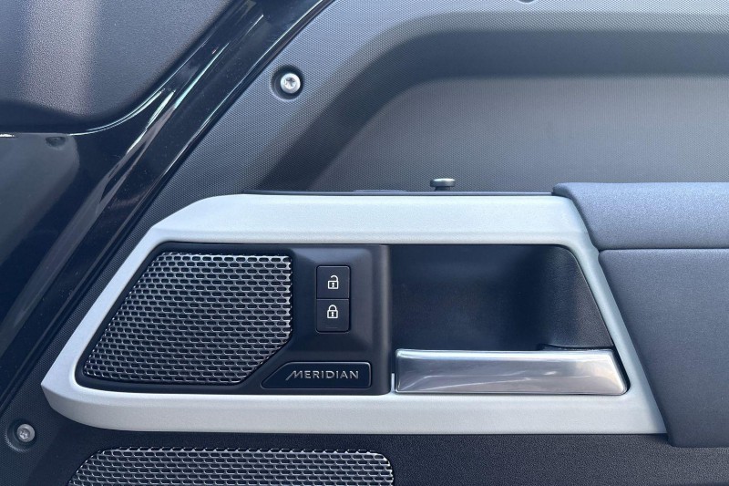 2021 (71) LAND ROVER DEFENDER 3.0 D250 X-Dynamic SE 110 5dr Auto 4852944