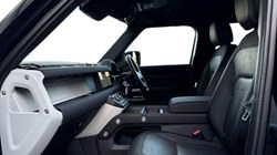 2021 (71) LAND ROVER DEFENDER 3.0 D250 X-Dynamic SE 110 5dr Auto 4852924