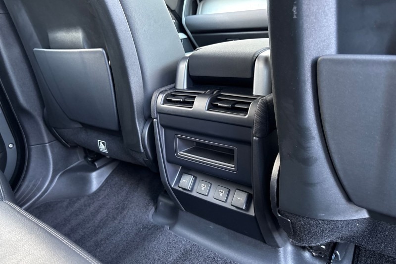 2021 (71) LAND ROVER DEFENDER 3.0 D250 X-Dynamic SE 110 5dr Auto 4852939