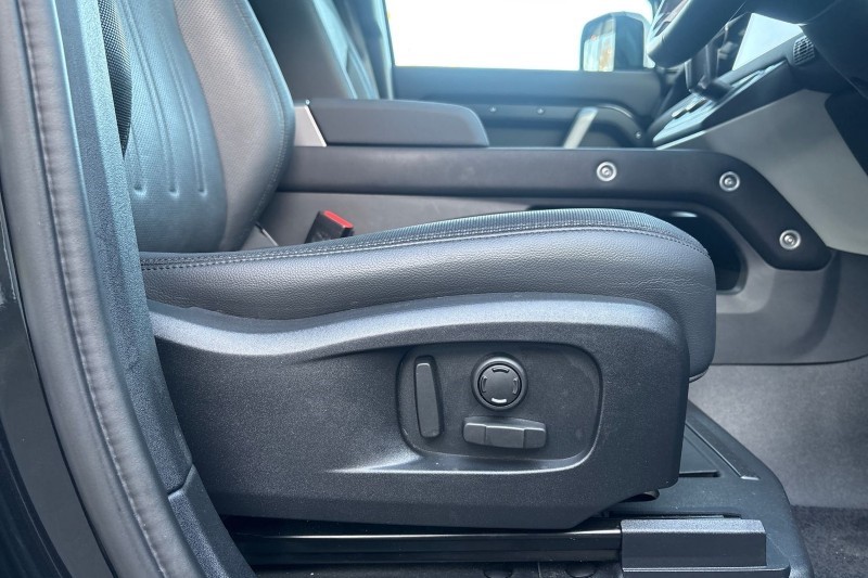 2021 (71) LAND ROVER DEFENDER 3.0 D250 X-Dynamic SE 110 5dr Auto 4852946