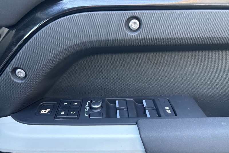 2021 (71) LAND ROVER DEFENDER 3.0 D250 X-Dynamic SE 110 5dr Auto 4852945