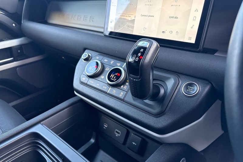 2021 (71) LAND ROVER DEFENDER 3.0 D250 X-Dynamic SE 110 5dr Auto 4852934