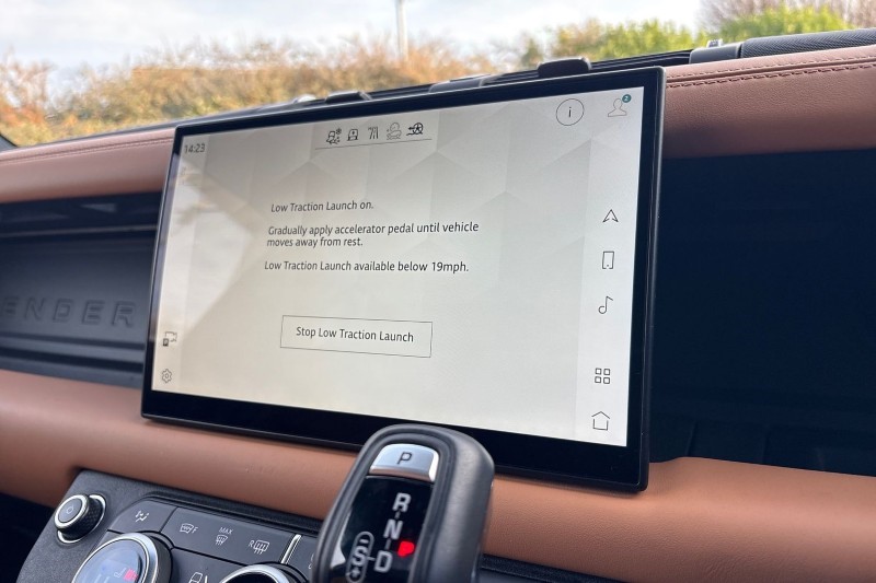 2024 (24) LAND ROVER DEFENDER 3.0 D300 X 130 5dr Auto [8 Seat] 4871539