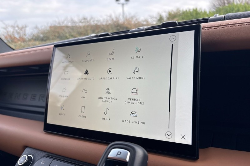 2024 (24) LAND ROVER DEFENDER 3.0 D300 X 130 5dr Auto [8 Seat] 4871533