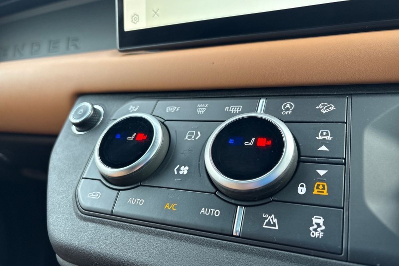 2024 (24) LAND ROVER DEFENDER 3.0 D300 X 130 5dr Auto [8 Seat] 4871536