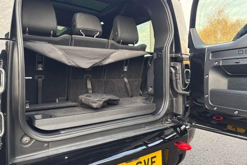 2024 (24) LAND ROVER DEFENDER 3.0 D300 X 130 5dr Auto [8 Seat] 4871542