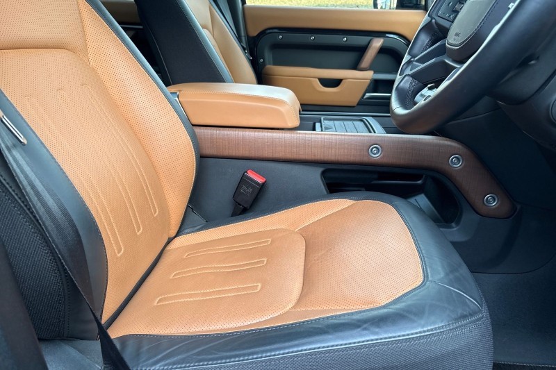 2024 (24) LAND ROVER DEFENDER 3.0 D300 X 130 5dr Auto [8 Seat] 4871525
