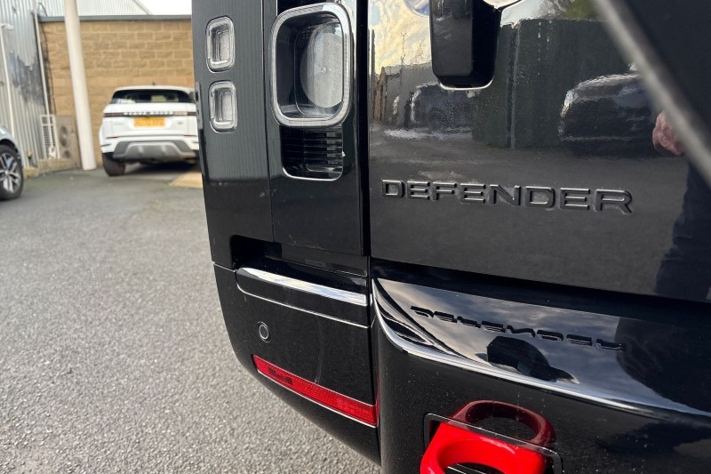 2024 (24) LAND ROVER DEFENDER 3.0 D300 X 130 5dr Auto [8 Seat] 4871549