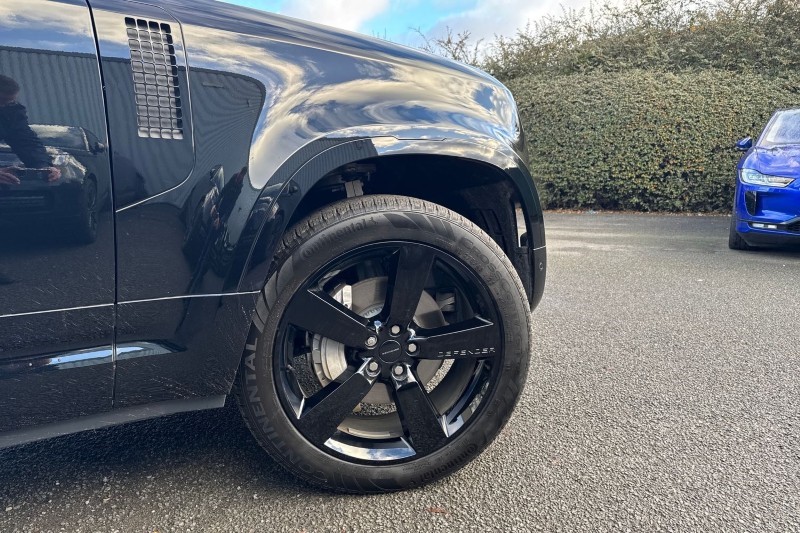 2025 (75) LAND ROVER DEFENDER 3.0 D350 X-Dynamic HSE 130 5dr Auto 4894585