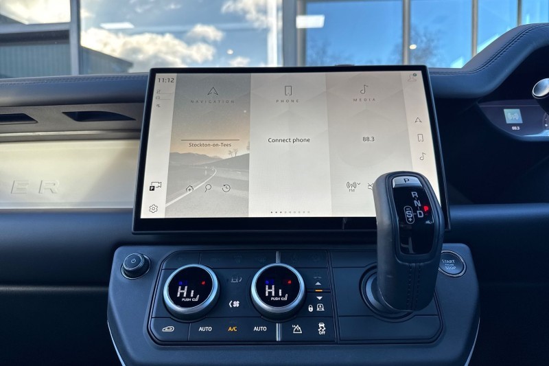 2025 (75) LAND ROVER DEFENDER 3.0 D350 X-Dynamic HSE 130 5dr Auto 4894547