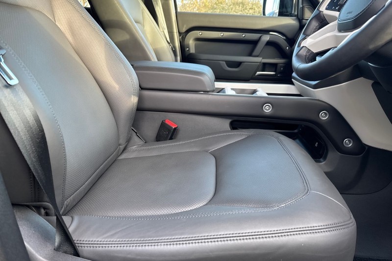 2025 (75) LAND ROVER DEFENDER 3.0 D350 X-Dynamic HSE 130 5dr Auto 4894558