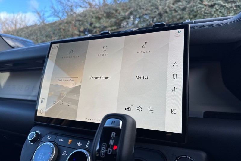 2025 (75) LAND ROVER DEFENDER 3.0 D350 X-Dynamic HSE 130 5dr Auto 4894563