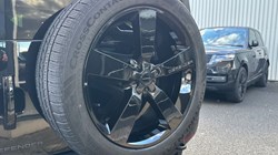 2025 (75) LAND ROVER DEFENDER 3.0 D350 X-Dynamic HSE 130 5dr Auto 4894581