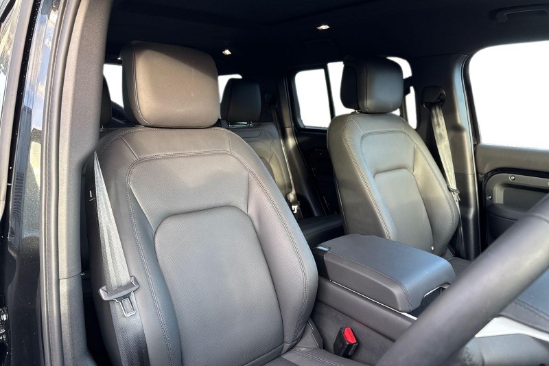 2025 (75) LAND ROVER DEFENDER 3.0 D350 X-Dynamic HSE 130 5dr Auto 4894559