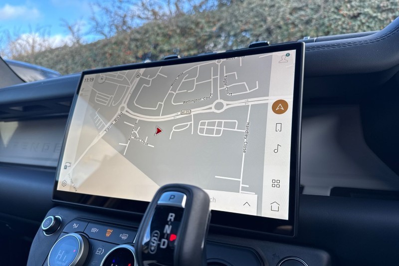 2025 (75) LAND ROVER DEFENDER 3.0 D350 X-Dynamic HSE 130 5dr Auto 4894564