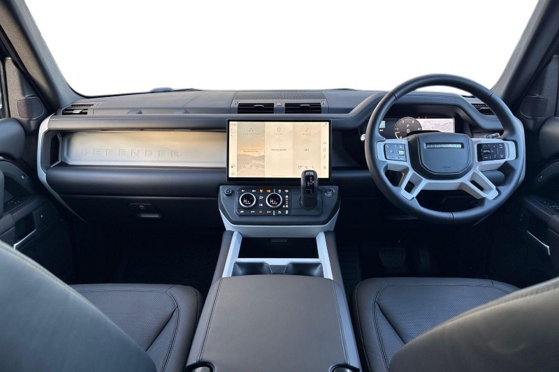 2025 (75) LAND ROVER DEFENDER 3.0 D350 X-Dynamic HSE 130 5dr Auto 4894542