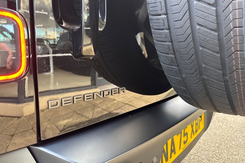 2025 (75) LAND ROVER DEFENDER 3.0 D350 X-Dynamic HSE 130 5dr Auto 4894582