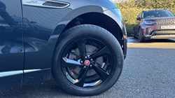 2022 (22) JAGUAR F-PACE 2.0 D200 R-Dynamic S 5dr Auto AWD 4917346