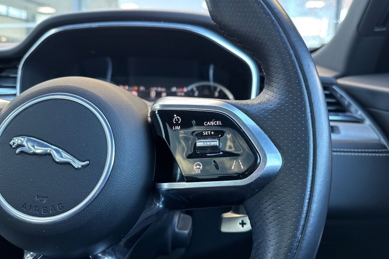 2022 (22) JAGUAR F-PACE 2.0 D200 R-Dynamic S 5dr Auto AWD 4917308