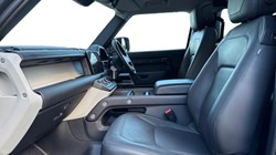 2022 (22) LAND ROVER DEFENDER 3.0 D250 X-Dynamic HSE 90 5dr Auto 4894240