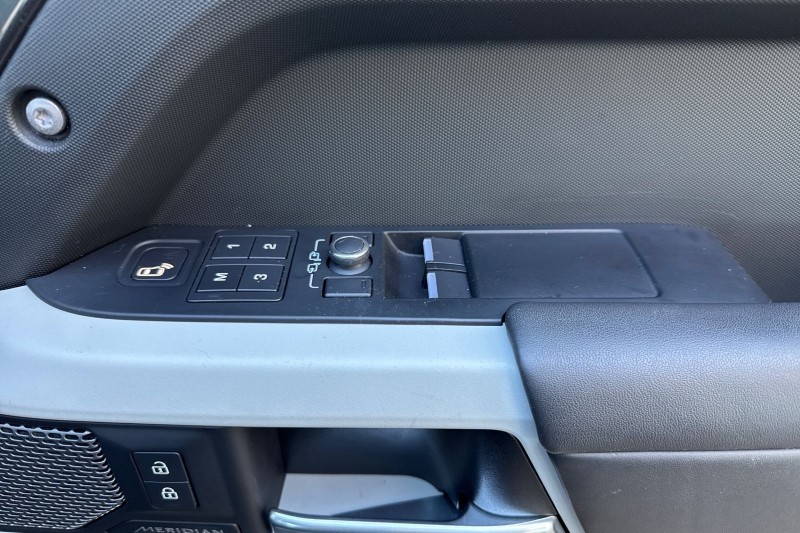 2022 (22) LAND ROVER DEFENDER 3.0 D250 X-Dynamic HSE 90 5dr Auto 4894260