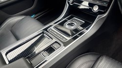 2020 (20) JAGUAR XF 2.0d Prestige 4dr Auto 4936364