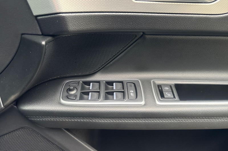 2020 (20) JAGUAR XF 2.0d Prestige 4dr Auto 4936374