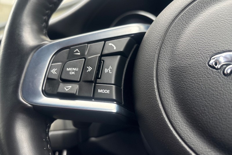 2020 (20) JAGUAR XF 2.0d Prestige 4dr Auto 4936379