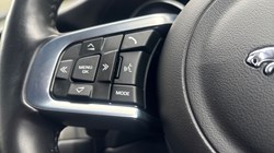 2020 (20) JAGUAR XF 2.0d Prestige 4dr Auto 4936379