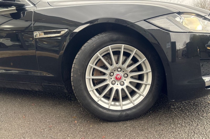 2020 (20) JAGUAR XF 2.0d Prestige 4dr Auto 4936396