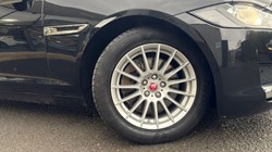 2020 (20) JAGUAR XF 2.0d Prestige 4dr Auto 4936396