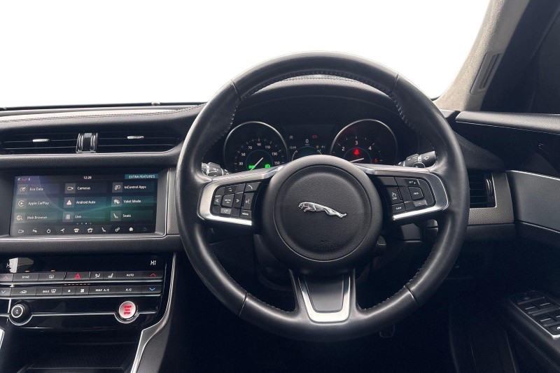 2020 (20) JAGUAR XF 2.0d Prestige 4dr Auto 4936366