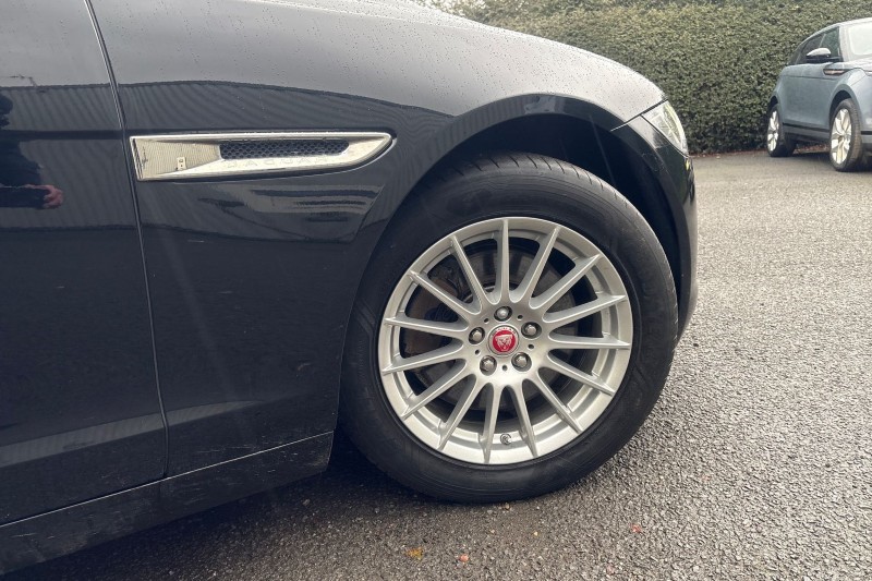 2020 (20) JAGUAR XF 2.0d Prestige 4dr Auto 4936401