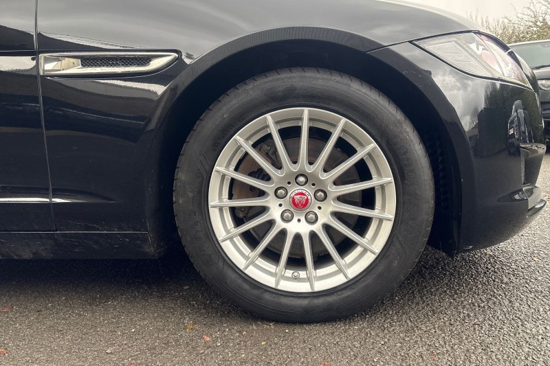 2020 (20) JAGUAR XF 2.0d Prestige 4dr Auto 4936359