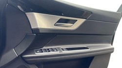 2020 (20) JAGUAR XF 2.0d Prestige 4dr Auto 4936373