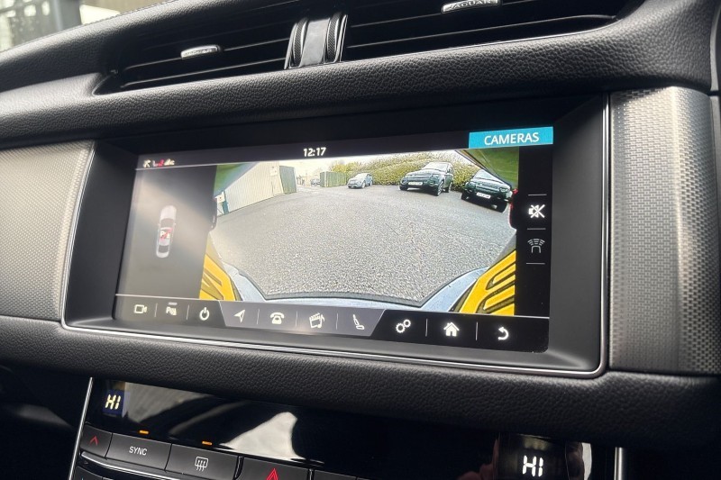 2020 (20) JAGUAR XF 2.0d Prestige 4dr Auto 4936363