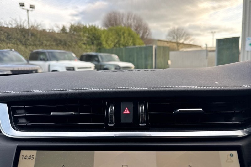 2022 (22) JAGUAR F-PACE 2.0 D200 R-Dynamic Black 5dr Auto AWD 5106625