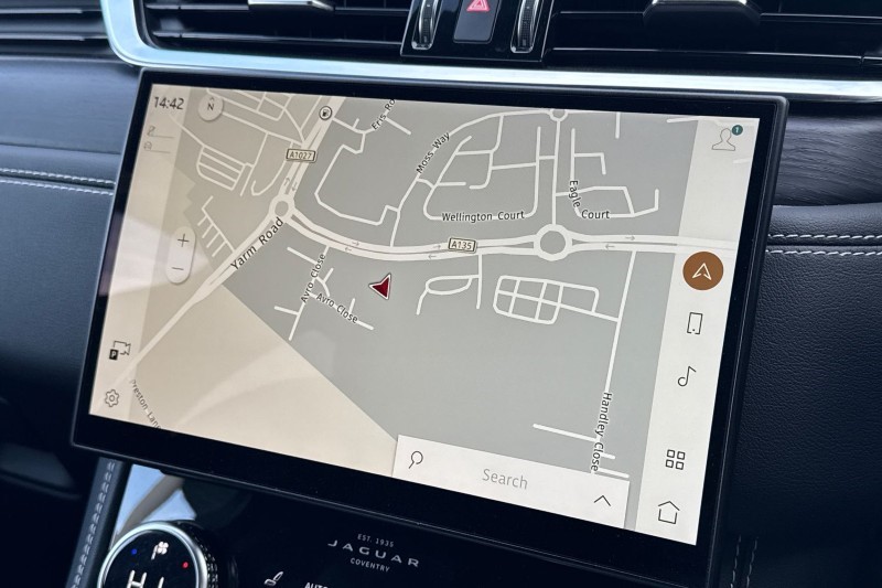 2022 (22) JAGUAR F-PACE 2.0 D200 R-Dynamic Black 5dr Auto AWD 5106601