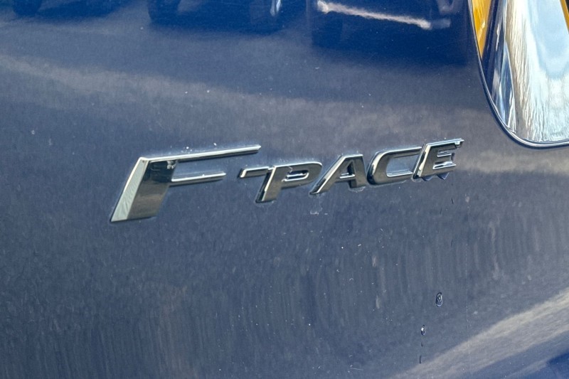 2022 (22) JAGUAR F-PACE 2.0 D200 R-Dynamic Black 5dr Auto AWD 5106636