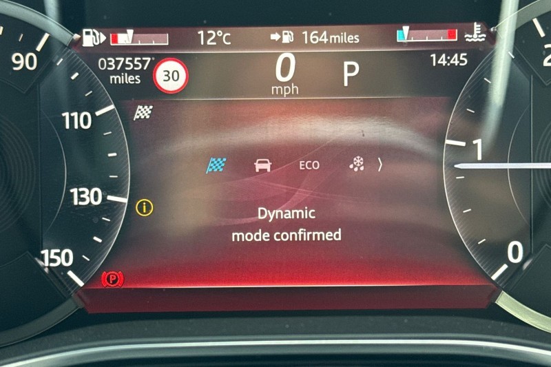 2022 (22) JAGUAR F-PACE 2.0 D200 R-Dynamic Black 5dr Auto AWD 5106623