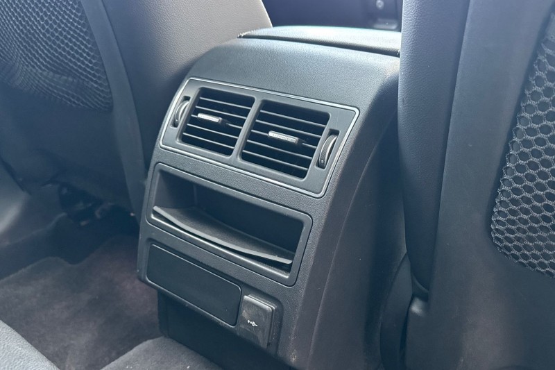 2022 (22) JAGUAR F-PACE 2.0 D200 R-Dynamic Black 5dr Auto AWD 5106608